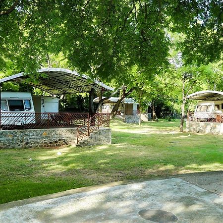 Malwathu Oya Caravan Park Bed and Breakfast Anuradhapura Zewnętrze zdjęcie