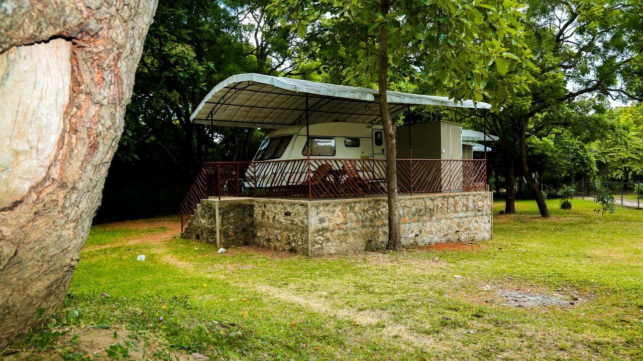 Malwathu Oya Caravan Park Bed and Breakfast Anuradhapura Zewnętrze zdjęcie