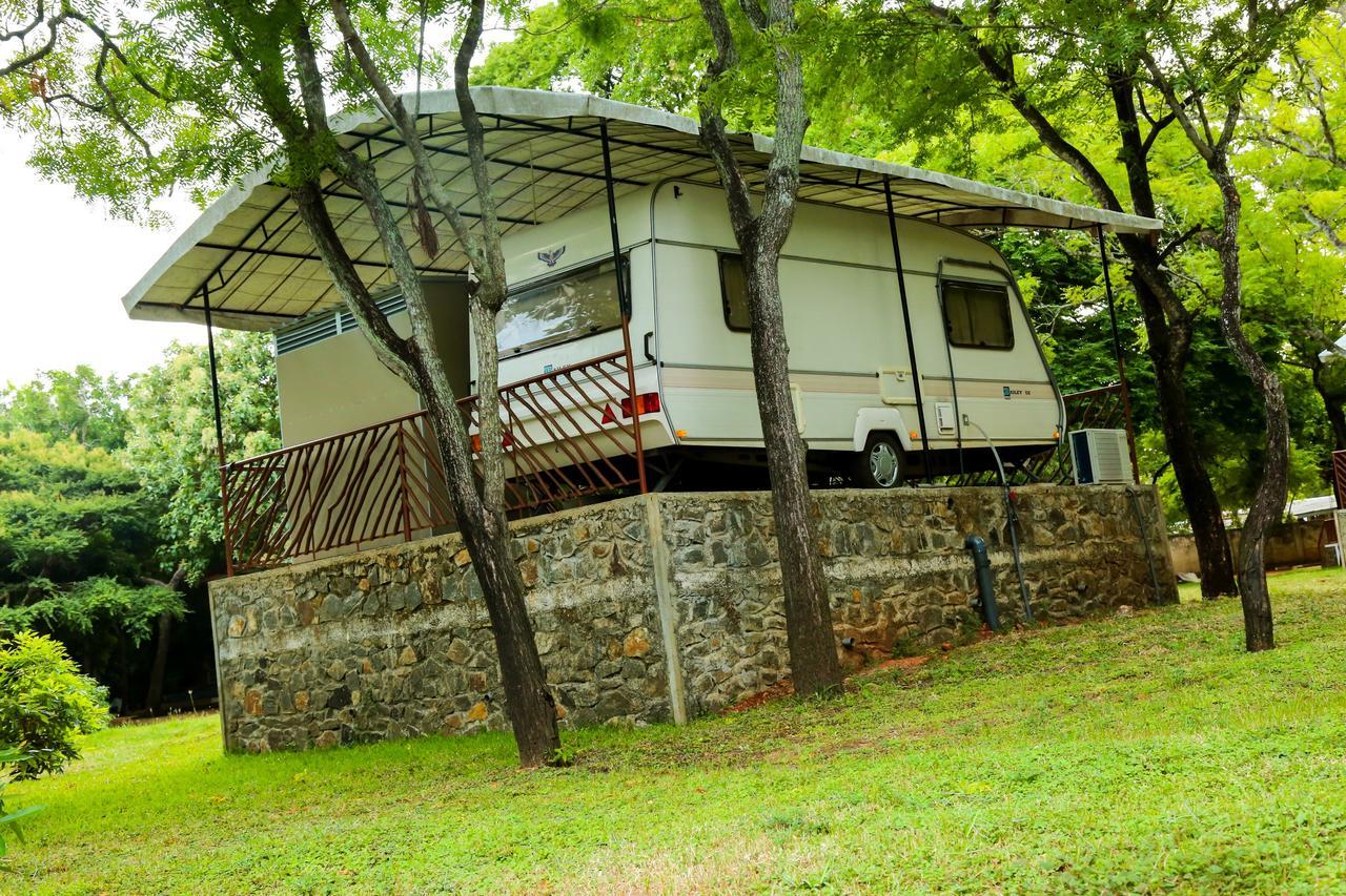 Malwathu Oya Caravan Park Bed and Breakfast Anuradhapura Zewnętrze zdjęcie