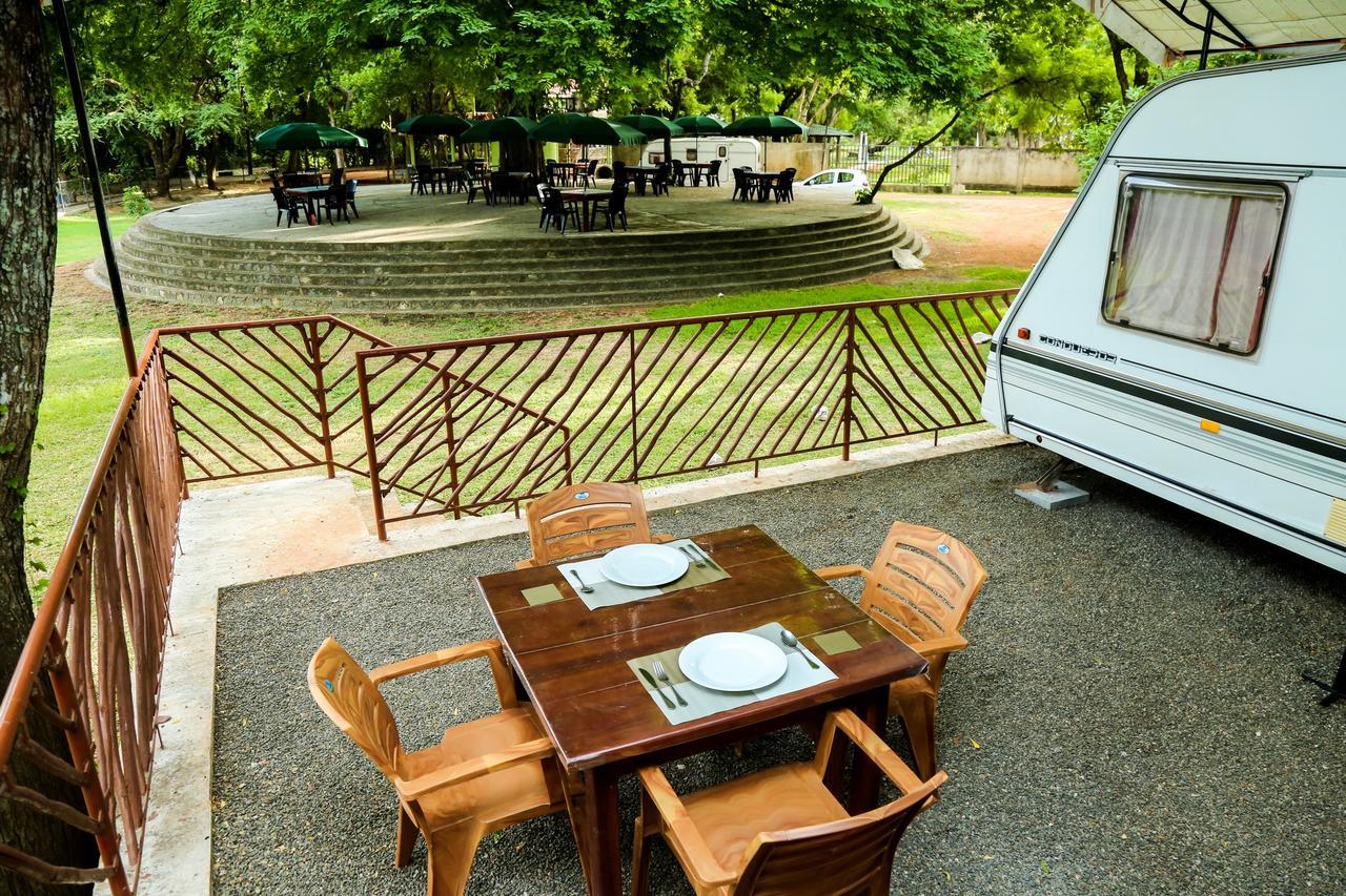 Malwathu Oya Caravan Park Bed and Breakfast Anuradhapura Zewnętrze zdjęcie