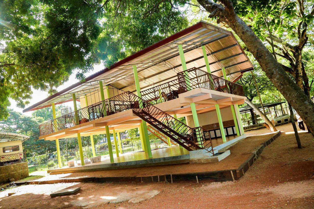 Malwathu Oya Caravan Park Bed and Breakfast Anuradhapura Zewnętrze zdjęcie