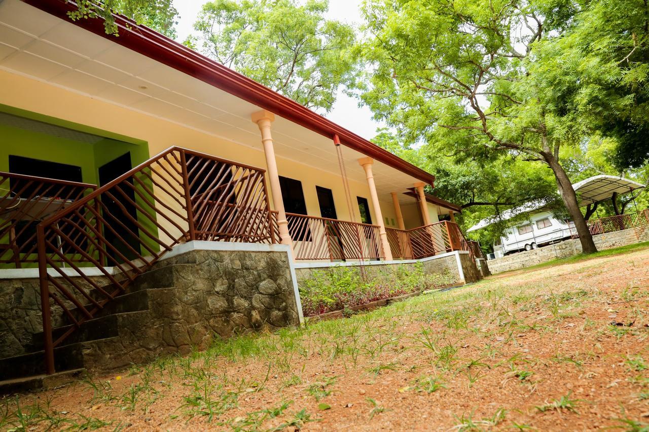 Malwathu Oya Caravan Park Bed and Breakfast Anuradhapura Zewnętrze zdjęcie