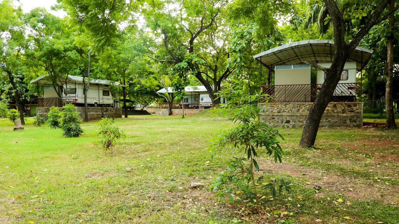 Malwathu Oya Caravan Park Bed and Breakfast Anuradhapura Zewnętrze zdjęcie