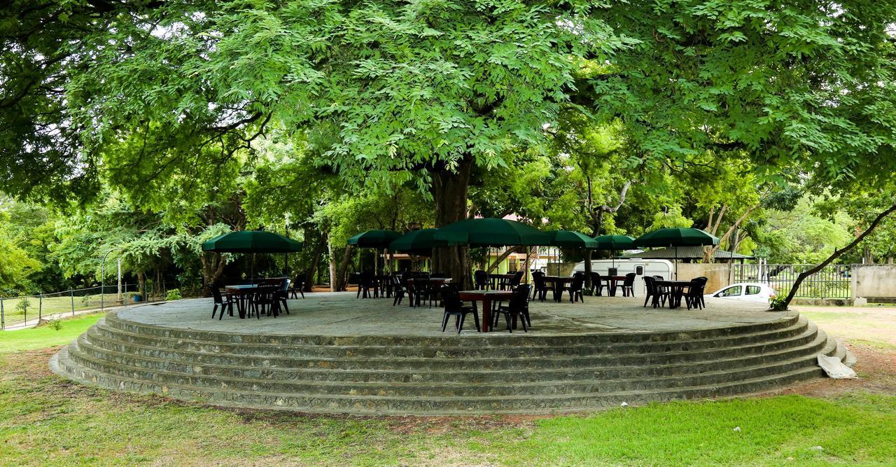 Malwathu Oya Caravan Park Bed and Breakfast Anuradhapura Zewnętrze zdjęcie